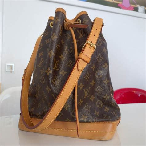 louis vuitton sort taske|Louis Vuitton online shopping.